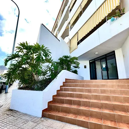 Summerland Seaview Apartment